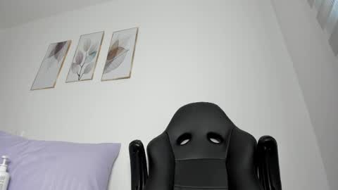 _molly_rosse_ online show from 05/15/26, 11:50