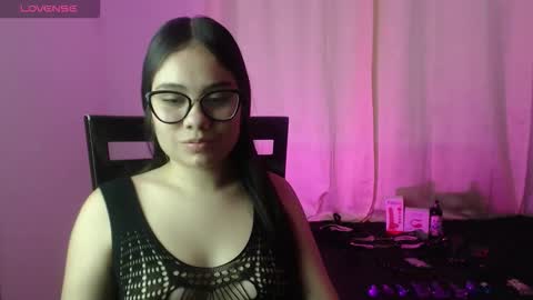 _moon_rosee online show from 03/27/26, 09:47