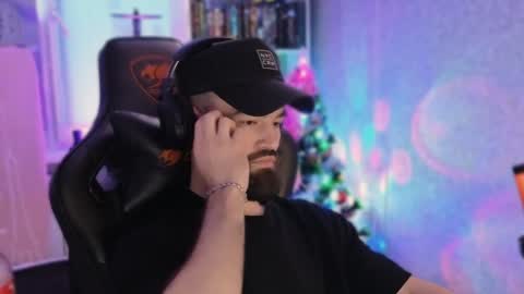 Snapshot of _morti_ chatting on 01/05/25, 01:04 Ask me online show from 01/05/25, 01:04