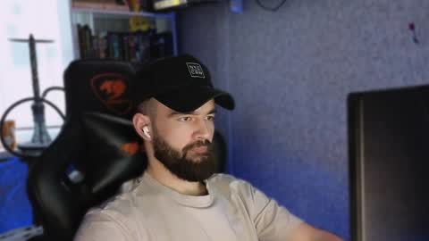 Snapshot of _morti_ chatting on 01/08/25, 11:43 Ask me online show from 01/08/25, 11:43