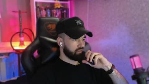 Snapshot of _morti_ chatting on 03/11/25, 07:03 Ask me online show from 03/11/25, 07:03