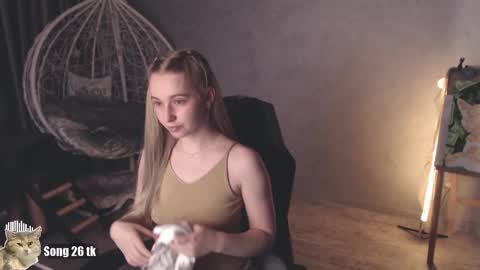 Debby  online show from 10/06/25, 07:11