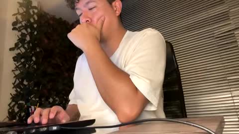 Snapshot of _mr_panda_ chatting on 12/05/24, 04:53 Panda  online show from 12/05/24, 04:53