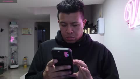 Snapshot of _mr_panda_ chatting on 10/11/25, 10:41 Panda  online show from 10/11/25, 10:41