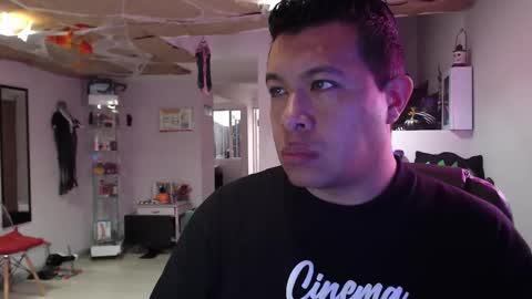 Snapshot of _mr_panda_ chatting on 10/28/25, 10:01 Panda  online show from 10/28/25, 10:01