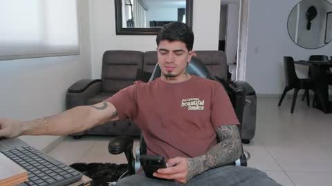 Snapshot of _mrcock_ chatting on 07/04/26, 09:32 _mrcock_ online show from 07/04/26, 09:32