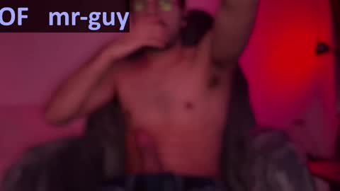 Snapshot of _mrguy_ chatting on 03/05/25, 08:21 _mrguy_ online show from 03/05/25, 08:21