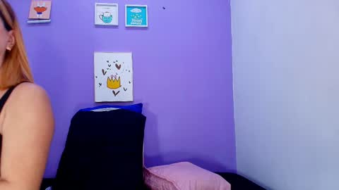 Snapshot of _mystic_luna chatting on 10/04/25, 11:52 Luna online show from 10/04/25, 11:52