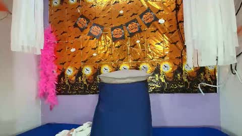 Snapshot of _mystic_luna chatting on 10/15/25, 11:54 Luna online show from 10/15/25, 11:54