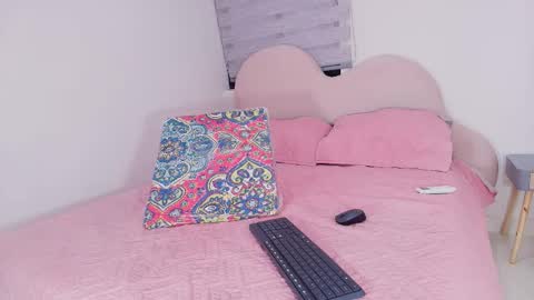 Luna online show from 12/05/25, 11:52