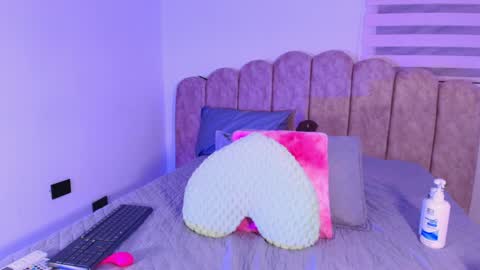 Snapshot of _mystic_luna chatting on 06/07/26, 03:21 Luna online show from 06/07/26, 03:21