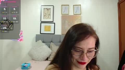 Snapshot of _naomi_s chatting on 05/19/26, 01:39 _naomi_s online show from 05/19/26, 01:39