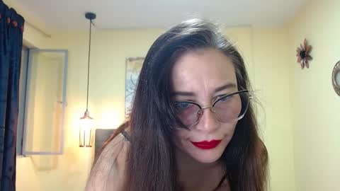 Snapshot of _naomi_s chatting on 05/31/26, 02:02 _naomi_s online show from 05/31/26, 02:02