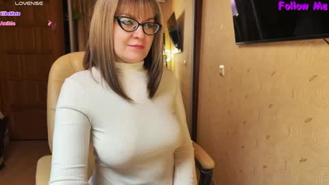 MagicWoman online show from 03/30/26, 05:58