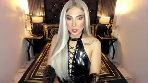 _natashacooper_ online show from 07/06/26, 05:15