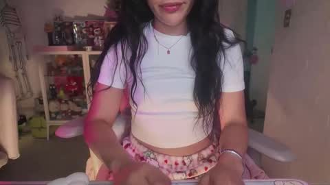 _nathaila_ online show from 04/21/26, 11:40