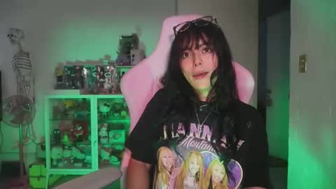 Snapshot of _nathaila_ chatting on 04/29/26, 12:37 _nathaila_ online show from 04/29/26, 12:37