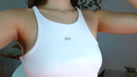 Snapshot of _nayade_ chatting on 02/16/25, 08:33 _nayade_ online show from 02/16/25, 08:33