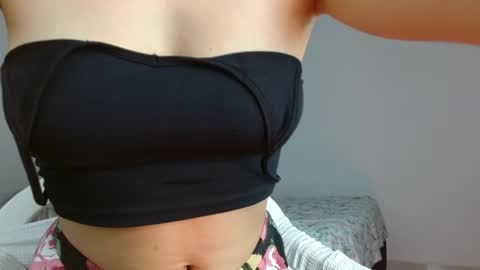 Snapshot of _nayade_ chatting on 02/22/25, 02:28 _nayade_ online show from 02/22/25, 02:28