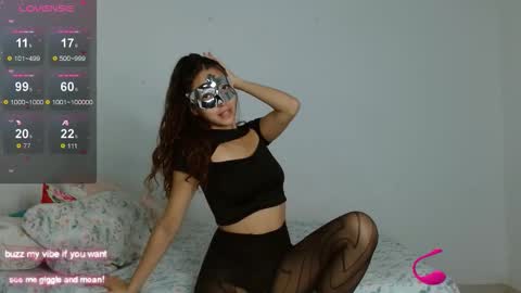 Snapshot of _nayade_ chatting on 10/14/25, 11:49 _nayade_ online show from 10/14/25, 11:49