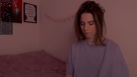 Snapshot of _ni_kiss chatting on 12/10/24, 10:47 Nika online show from 12/10/24, 10:47