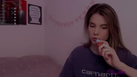 Snapshot of _ni_kiss chatting on 02/24/25, 09:52 Nika online show from 02/24/25, 09:52