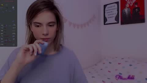 Snapshot of _ni_kiss chatting on 03/07/25, 04:00 Nika online show from 03/07/25, 04:00