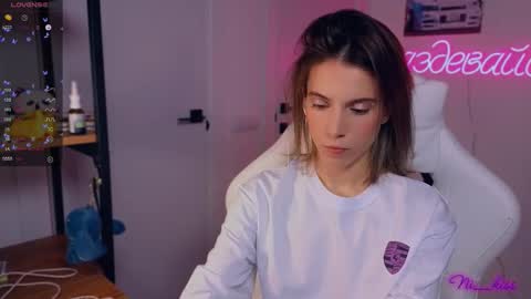 Snapshot of _ni_kiss chatting on 09/19/25, 07:03 Nika online show from 09/19/25, 07:03