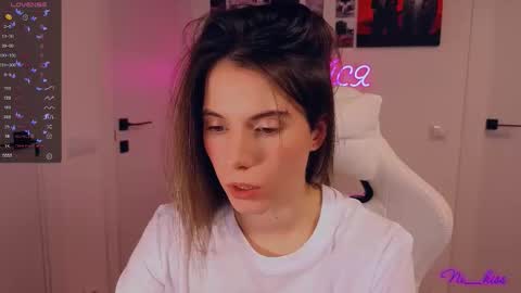 Snapshot of _ni_kiss chatting on 11/23/25, 07:13 Nika online show from 11/23/25, 07:13