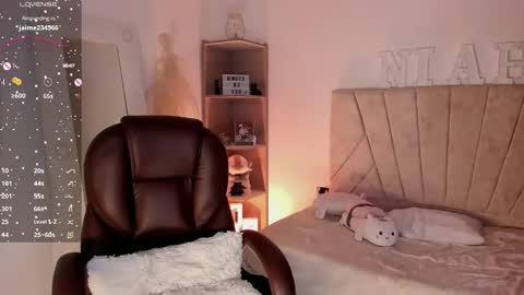 Niah  You can call me Ni or cutie haha online show from 01/14/25, 09:09