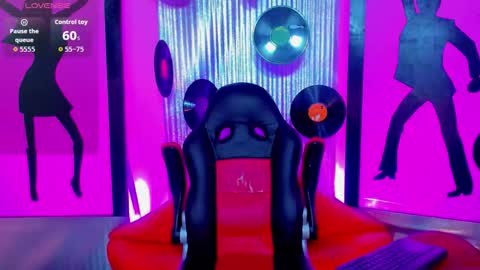 Nicky  Please help me with your thumbs up its importan online show from 02/25/26, 09:13