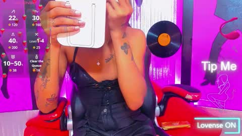 Nicky  Please help me with your thumbs up its importan online show from 03/15/26, 09:43