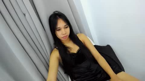 Snapshot of _nicole69_ chatting on 09/17/25, 12:07 Nicole online show from 09/17/25, 12:07