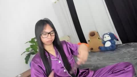 Snapshot of _nicole69_ chatting on 11/10/25, 08:08 Nicole online show from 11/10/25, 08:08