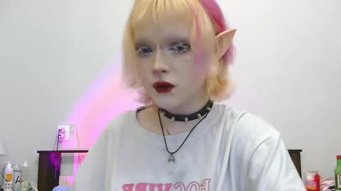 Nicole online show from 11/20/25, 10:09