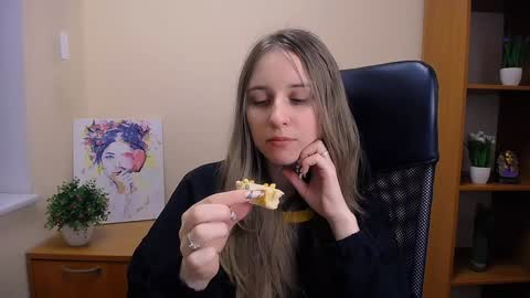 Nica online show from 12/03/24, 12:38