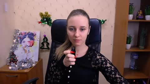 Nica online show from 12/21/24, 12:16