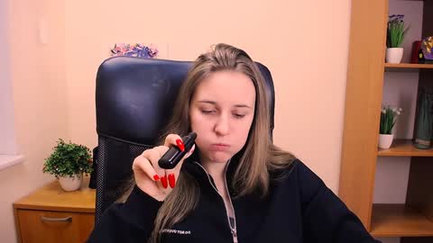 Nica online show from 01/18/25, 12:15