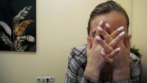 Nica online show from 09/12/25, 08:03