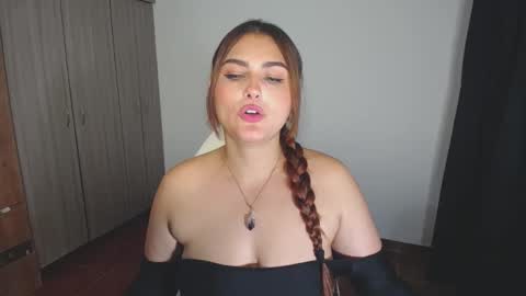 Snapshot of _ninahot chatting on 12/30/24, 12:00 Nina  online show from 12/30/24, 12:00