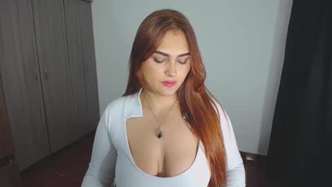 Snapshot of _ninahot chatting on 01/02/25, 07:29 Nina  online show from 01/02/25, 07:29