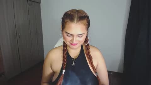 Snapshot of _ninahot chatting on 01/12/25, 12:07 Nina  online show from 01/12/25, 12:07