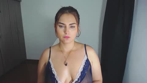 Snapshot of _ninahot chatting on 01/28/25, 07:32 Nina  online show from 01/28/25, 07:32