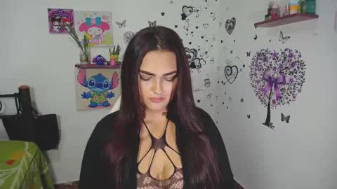 Nina  online show from 10/28/25, 11:07