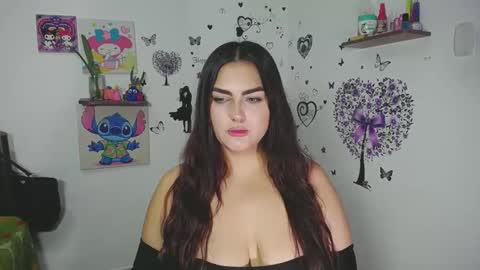 Nina  online show from 11/19/25, 10:32