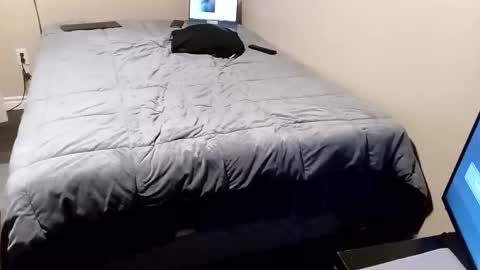 Olivia online show from 11/06/25, 10:05