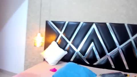 oliviacarter online show from 01/09/25, 04:06