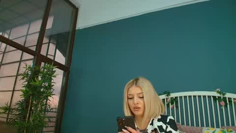 Alisa online show from 11/03/25, 05:09