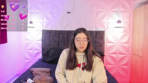 Pau online show from 12/18/25, 12:22