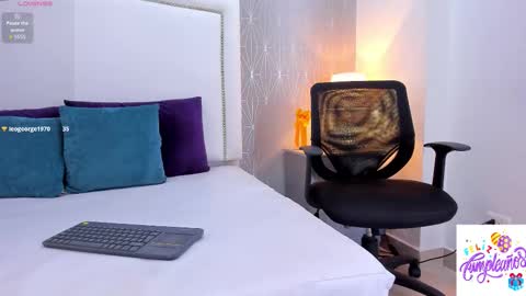  peach1  online show from 10/14/25, 02:18